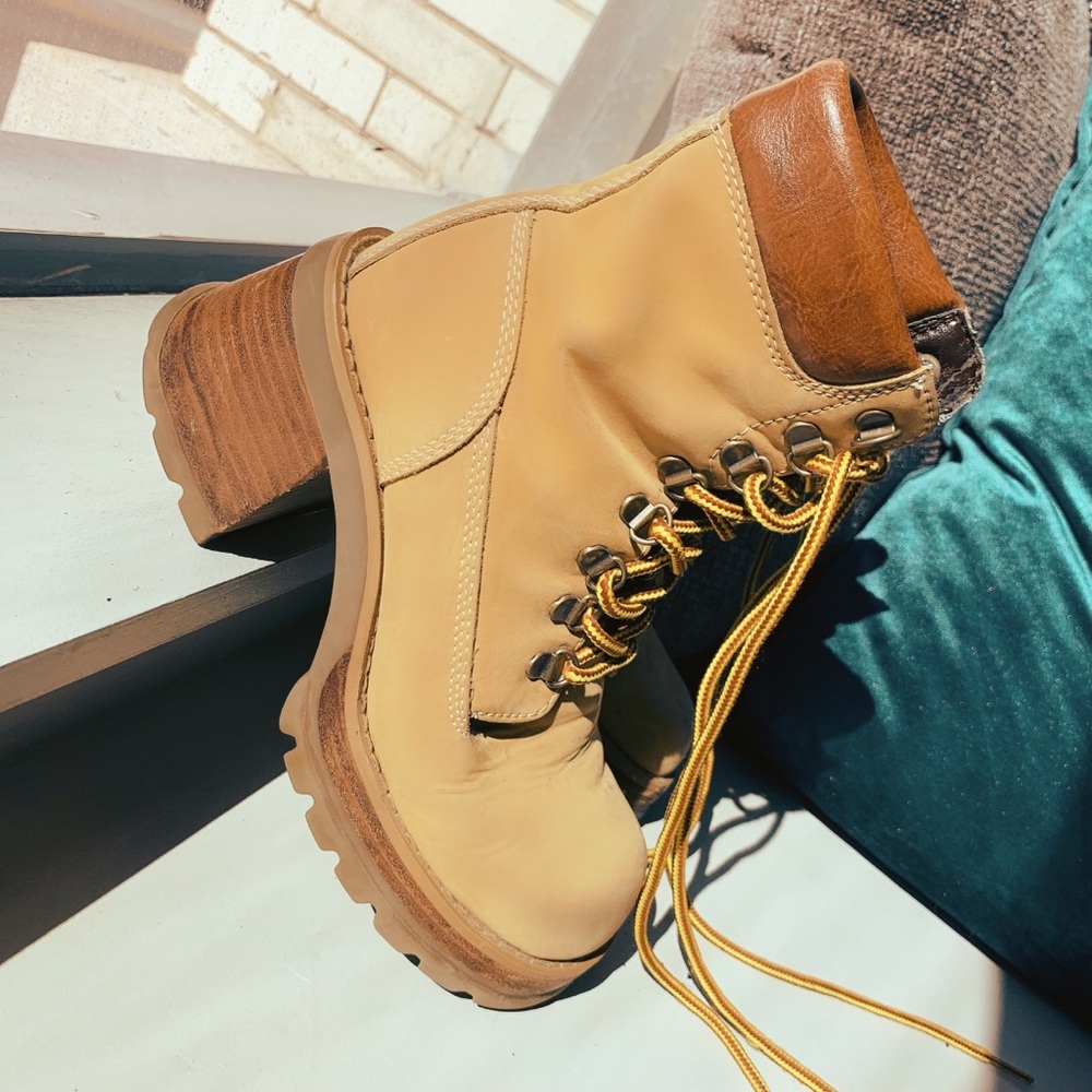 Vintage Steve Madden Platform Construction Boots